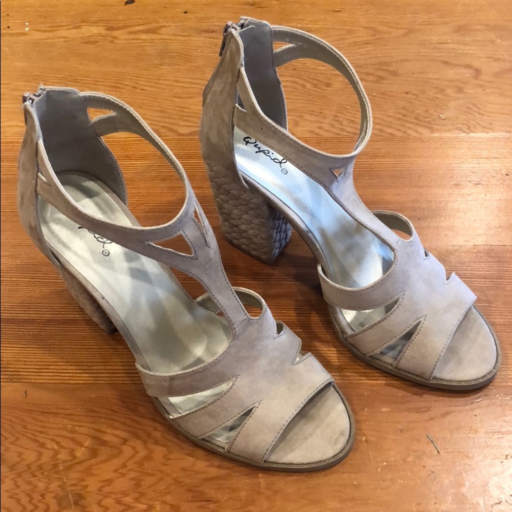 Heels - Picture 2 of 5